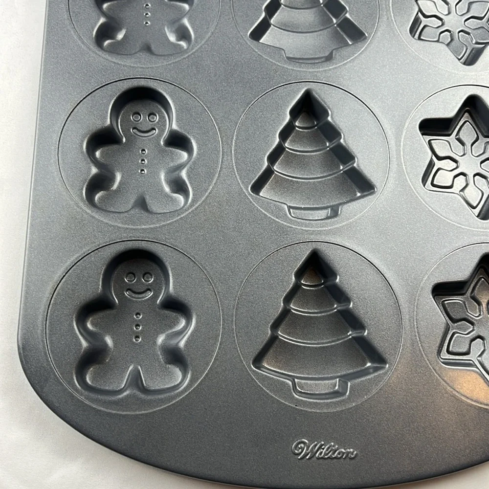 Wilson Preformed Cookie Bakeware - Christmas - Winter - Gingerbread, Tree, Star - Picture 7 of 14